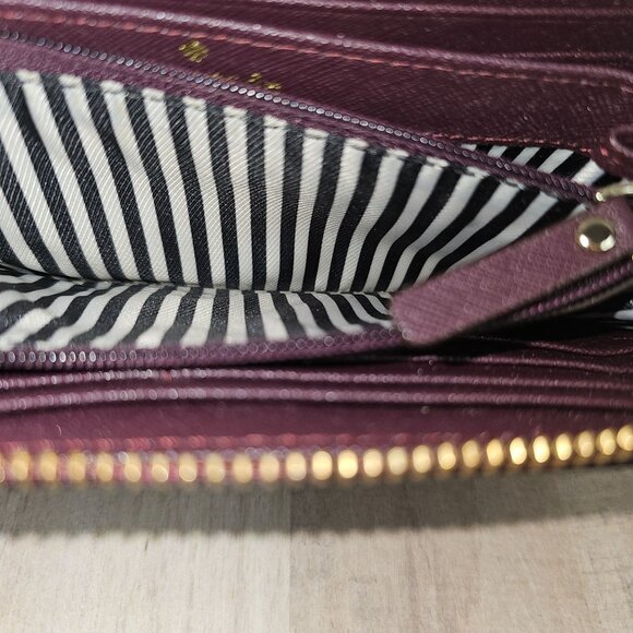 Kate Spade Purple Wallet Missing Outer Zipper Pull - Picture 8 of 8